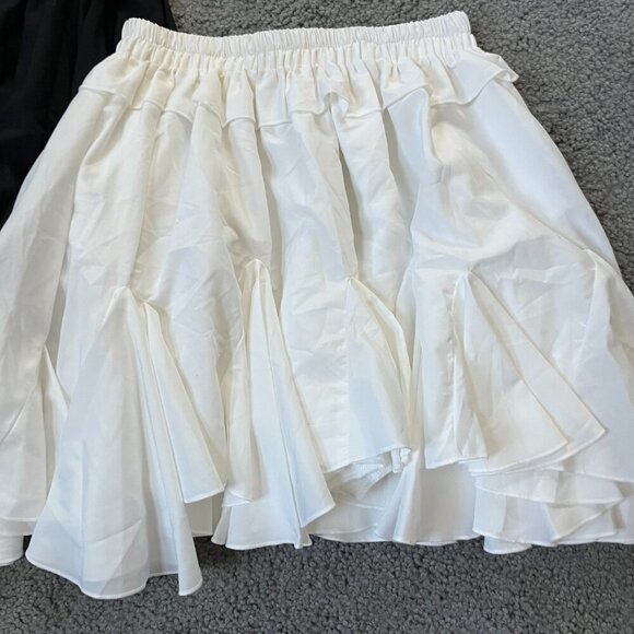 STORETS EMILEE ANGELIC SKORT - LOT OF 2 - ONE WHITE / ONE BLACK NWOT Size: S/M - Picture 6 of 12
